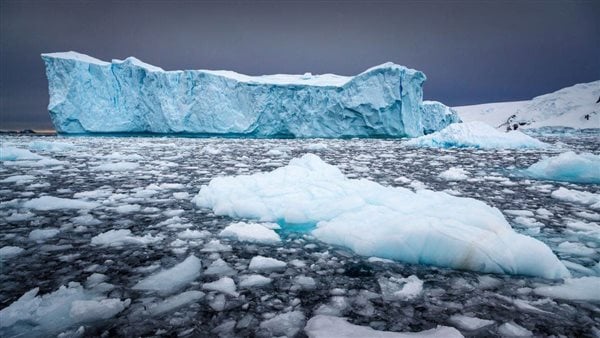 حير العلماء 50 عاما.. كشف سر ثقب القطب الجنوبي