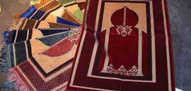 ألوان سجادة الصلاة في المنام للمتزوجة - افاق عربية